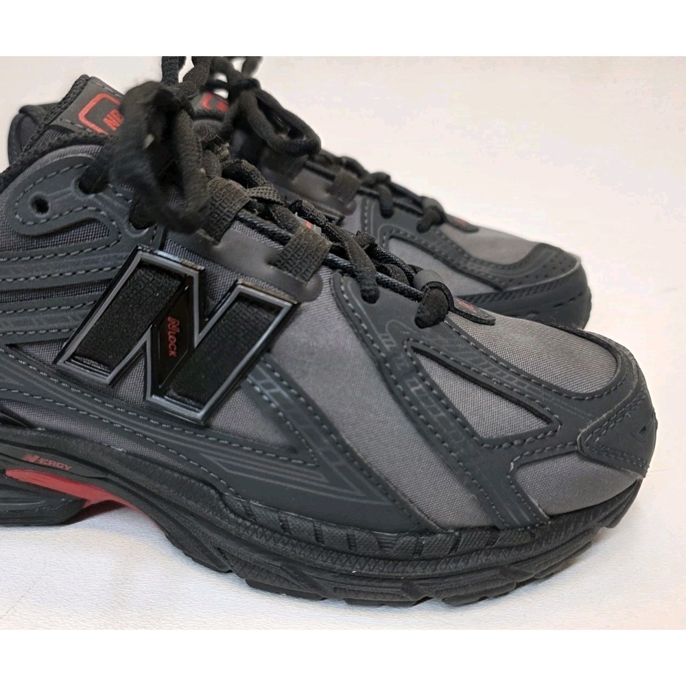 Mens Size 4 New Balance 1906R Athletic Running Sneakers - Picture 4 of 10